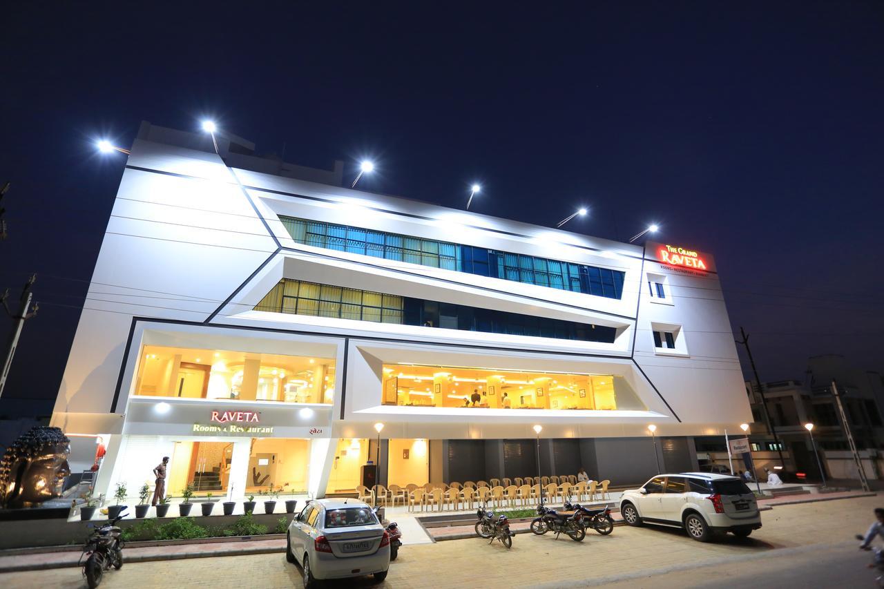 The Grand Raveta Hotel Pātan Exterior photo