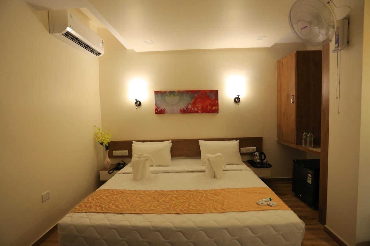 The Grand Raveta Hotel Pātan Exterior photo